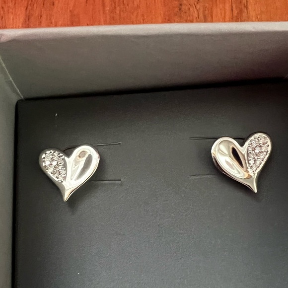 NWT Judith Ripka Eros Diamond Heart Stud Earrings - Picture 7 of 12